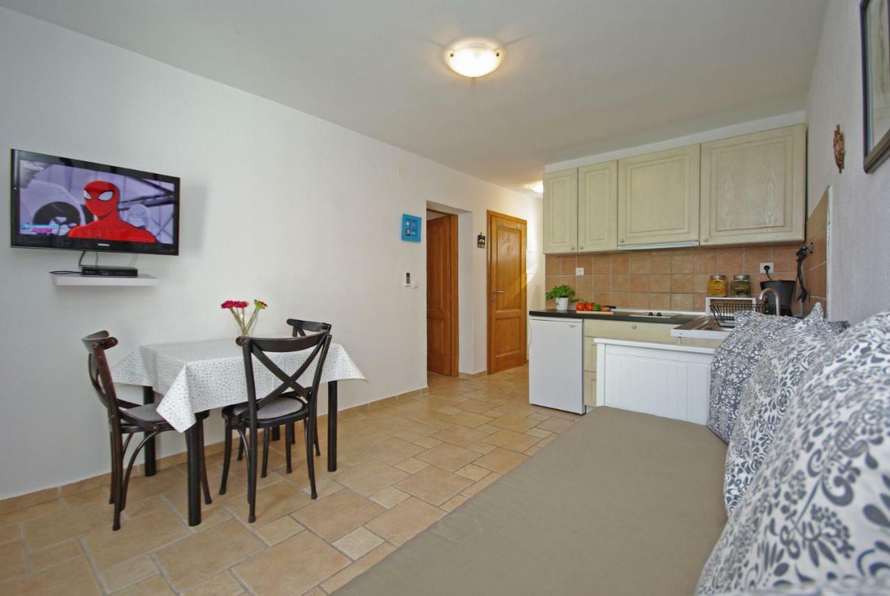 Steinhaus Dalmatien Apartment Podaca Exterior photo
